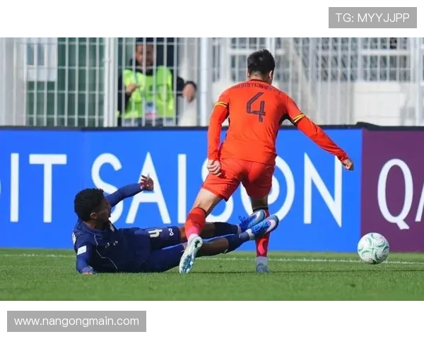 中国足球队逆袭晋级世界杯决赛圈 国足历史性突破引发全国热议